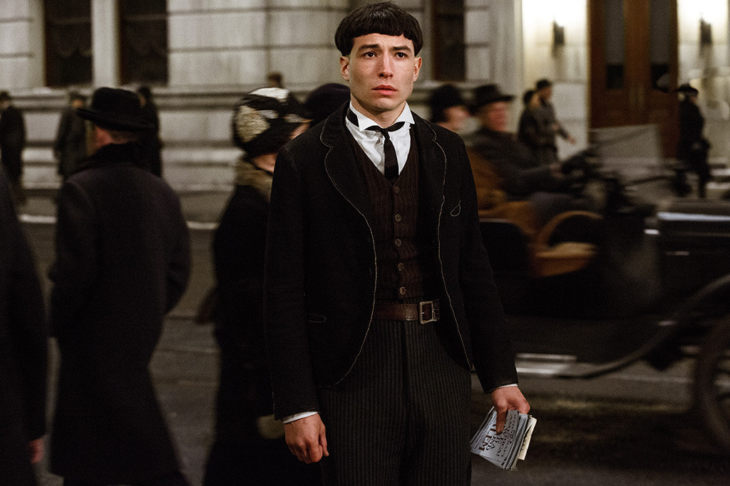 rs_1024x683-161111052734-1024.ezra-miller-fantastic-beasts-and-where-to-find-them.111116.jpg